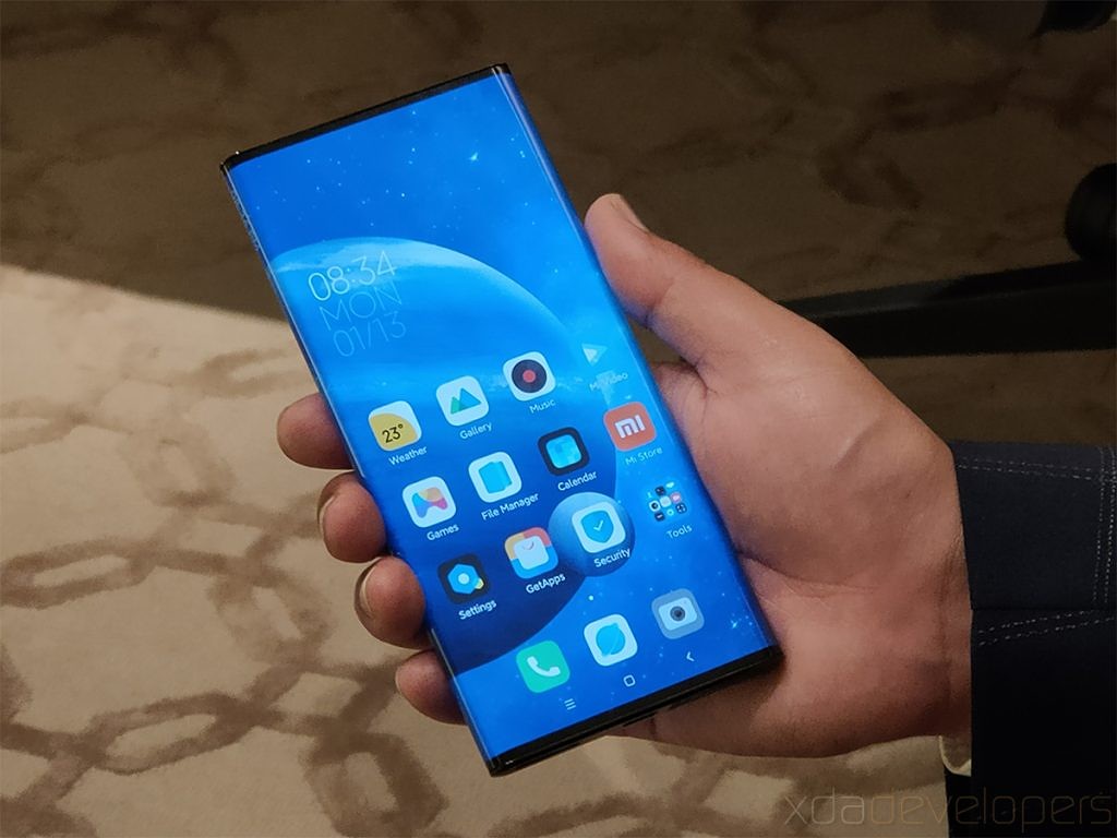 تلفن دیوانه کننده شیائومی با صفحه نمایش اطرافش