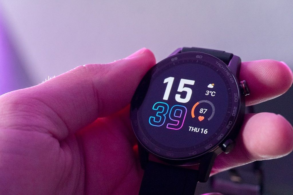 جعبه بوکس و هندزفری با Honor MagicWatch 2