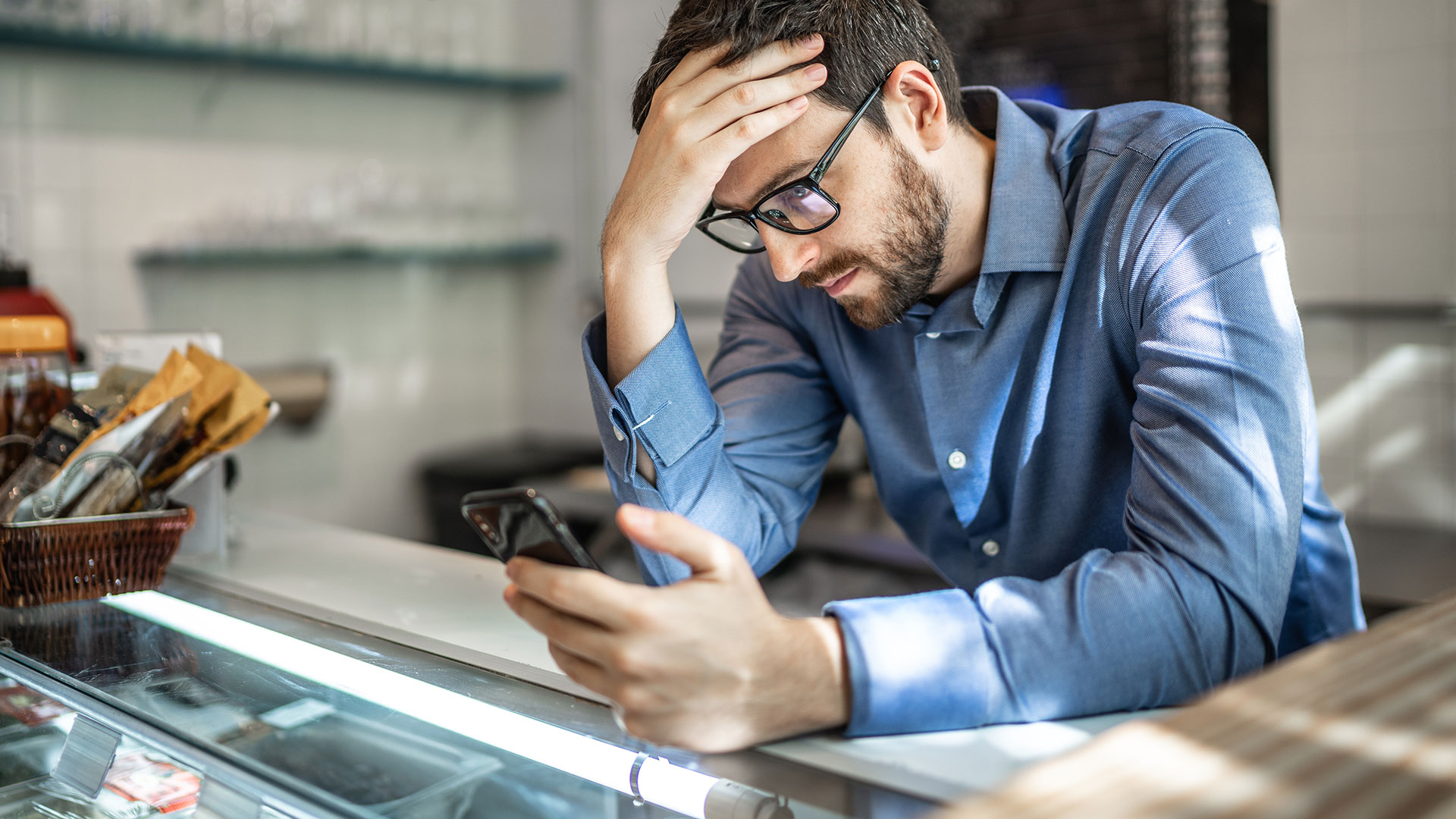 چگونه بدانیم تلفن شما ویروس دارد + چگونه آن را حذف کنیم